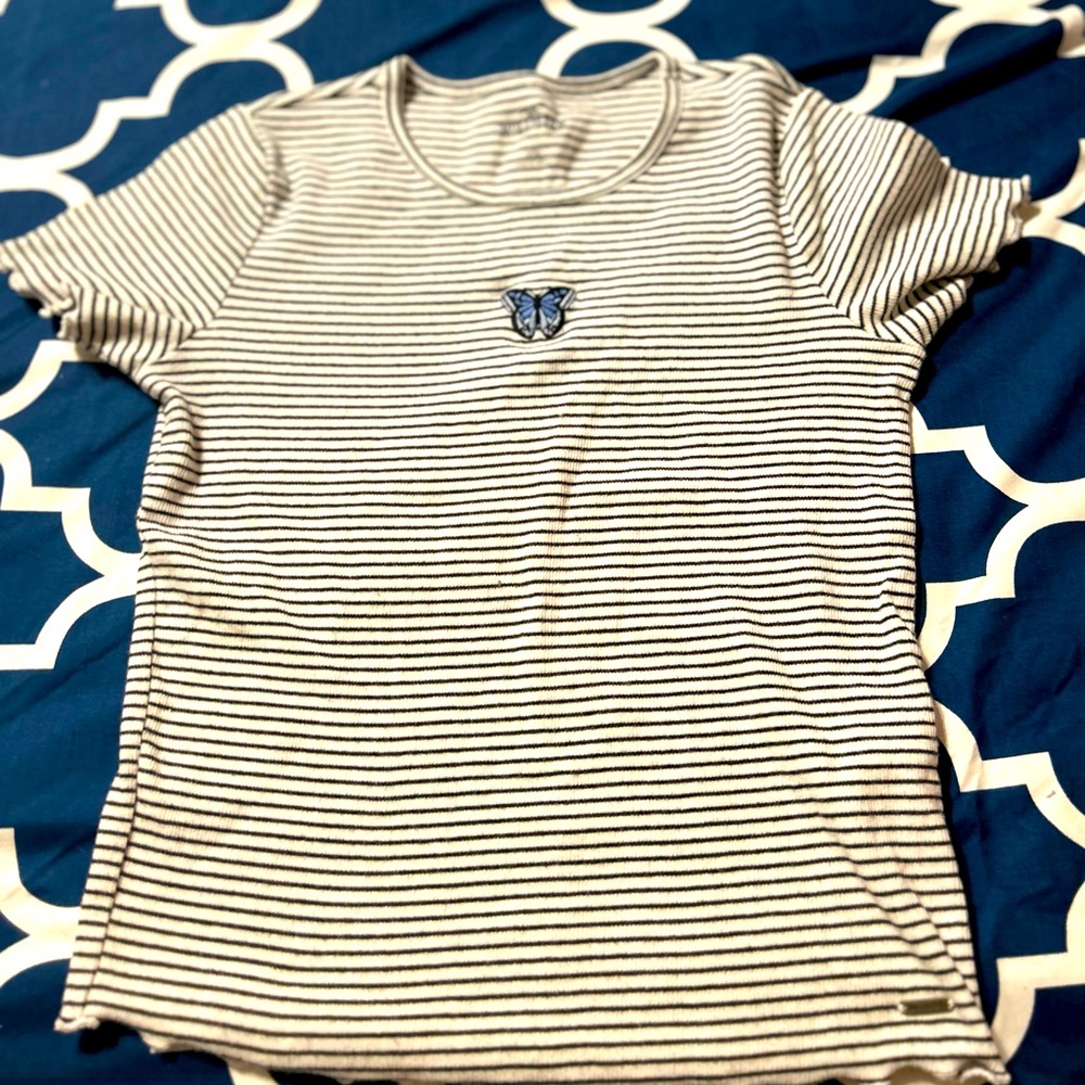 Like new Hollister Butterfly Babydoll  Tee XS